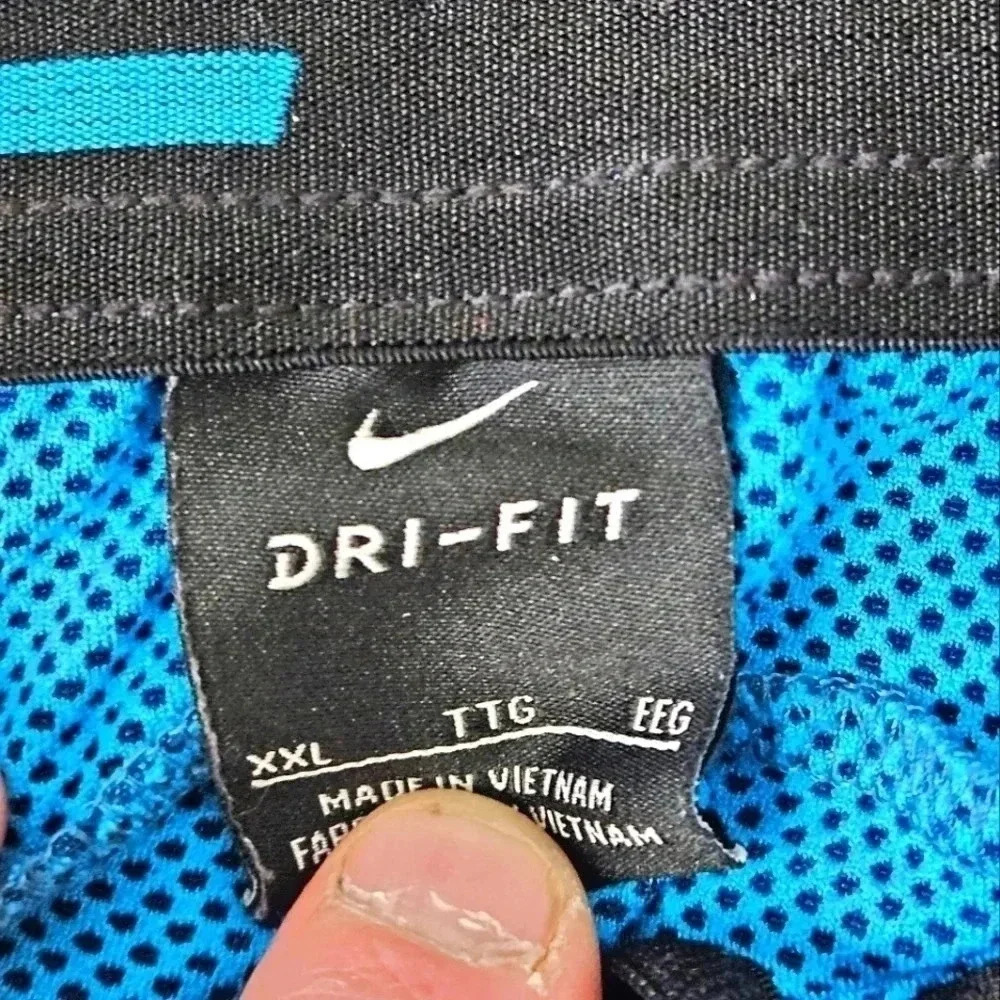 Nike Dri Fit shorts - Picture 2 of 5